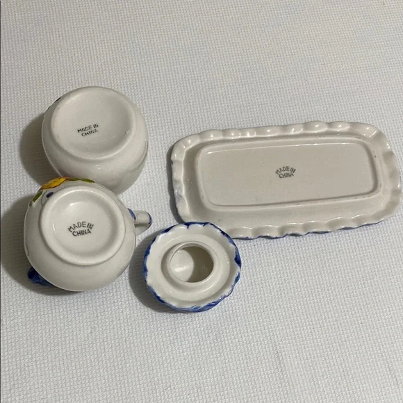 Vintage Strawberry Creamer, Sugar Bowl w/ Lid and Tray Set - Picture 8 of 10